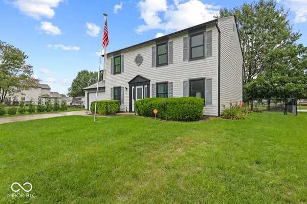 555 Hyannis DR, Avon, IN 46123