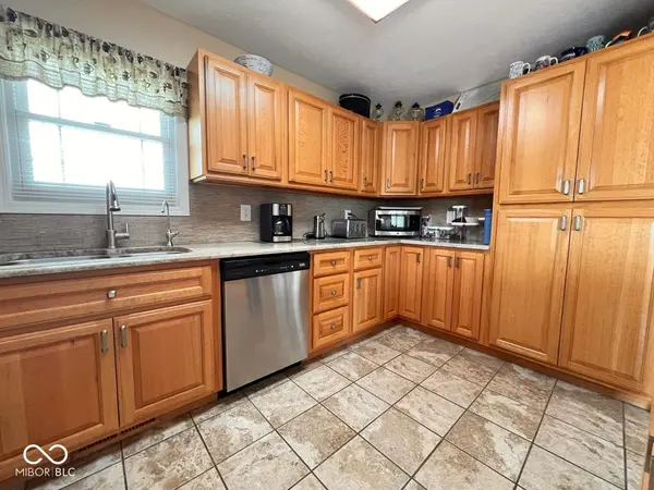 2600 LAURELWOOD DR, Martinsville, IN 46151