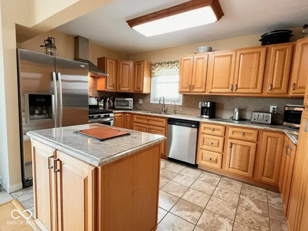2600 LAURELWOOD DR, Martinsville, IN 46151
