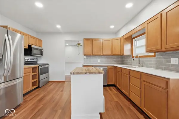 875 W Highland DR, Shelbyville, IN 46176