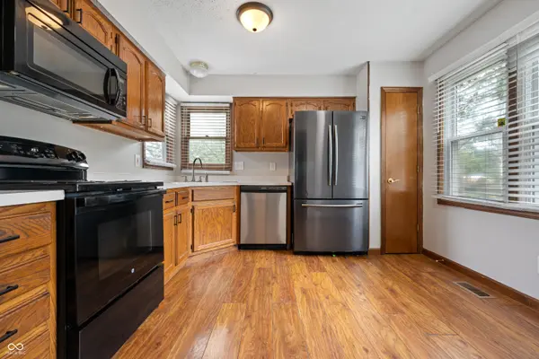 1619 Park Chase PL, Indianapolis, IN 46229