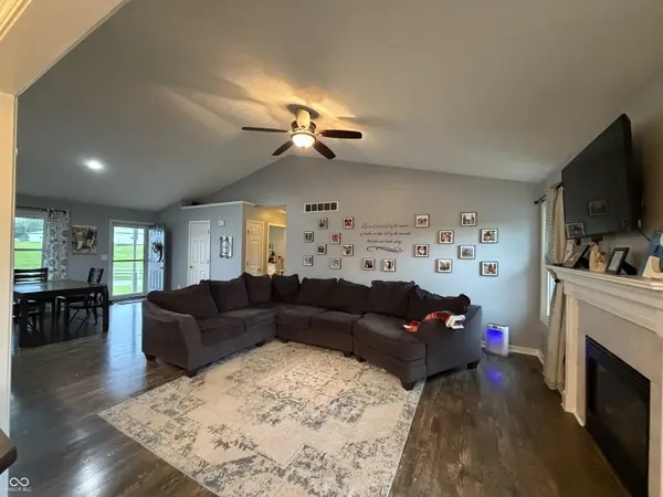 38 Terrance DR, Batesville, IN 47006