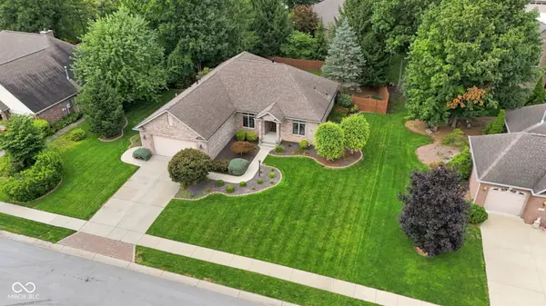 6644 Golden Oak LN, Avon, IN 46123