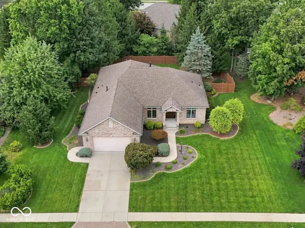 6644 Golden Oak LN, Avon, IN 46123
