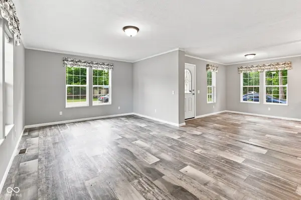 160 Skylark PL, Cloverdale, IN 46120