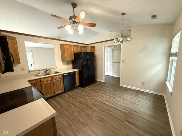 7318 Thornmill CT, Avon, IN 46123