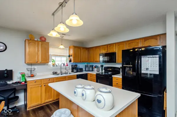 5726 Sweet River DR, Indianapolis, IN 46221