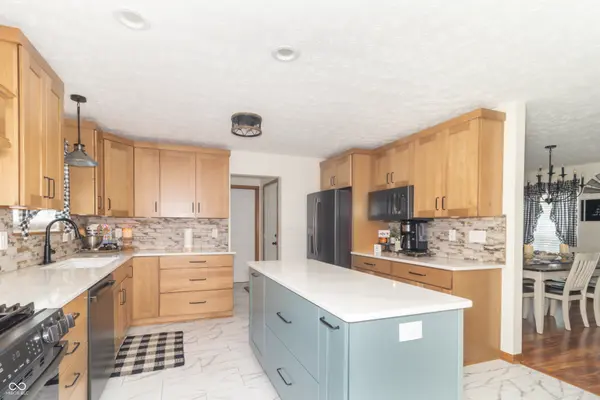 1518 Pippin DR, Greenfield, IN 46140