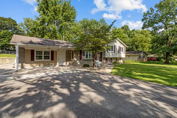 8069 Folkstone RD, Indianapolis, IN 46268