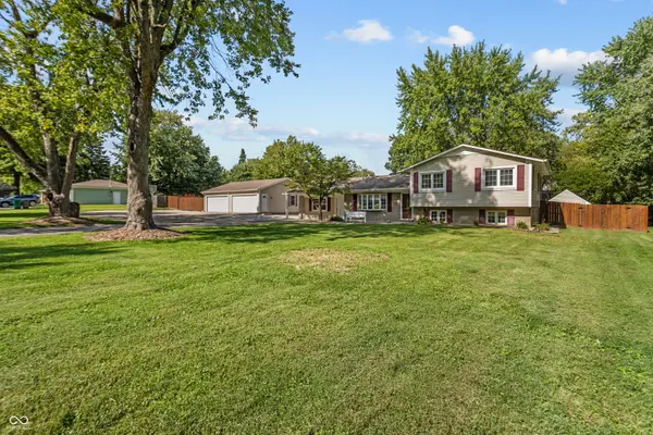 8069 Folkstone RD, Indianapolis, IN 46268