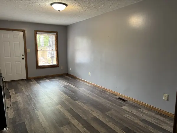 18 Hough ST, Greenfield, IN 46140