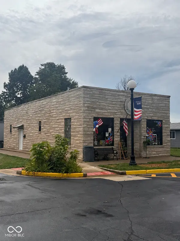 343 Washington ST, Hope, IN 47246