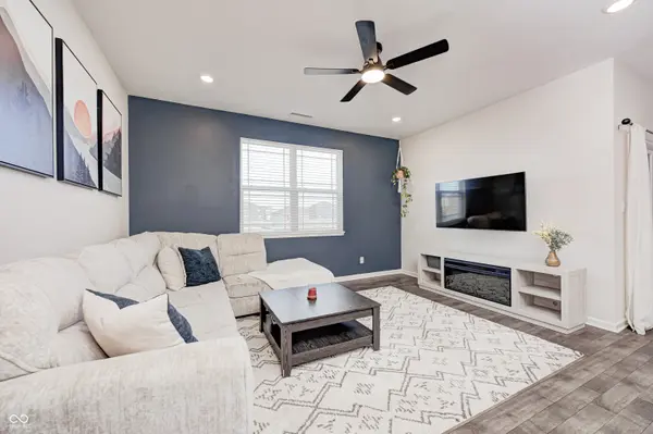 2214 Warbler ST, Danville, IN 46122