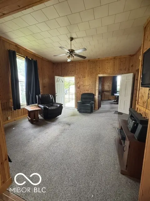933 Shelby ST, Shelbyville, IN 46176