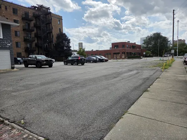 841 N Delaware ST, Indianapolis, IN 46204