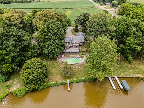 16451 E Lake Shore DR N, Hope, IN 47246