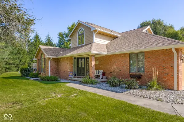 1001 Butternut DR, Columbus, IN 47201