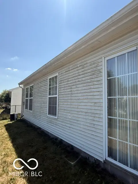 9132 Blue Pine DR, Indianapolis, IN 46231