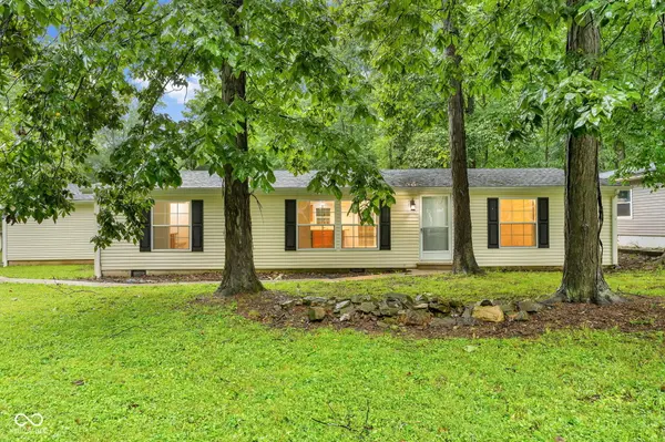 180 Ivy CT, Cloverdale, IN 46120