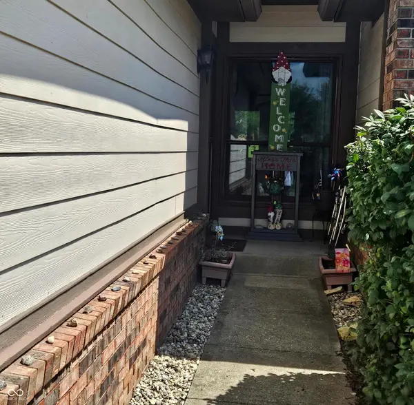 563 Cielo Vista CT, Greenwood, IN 46143