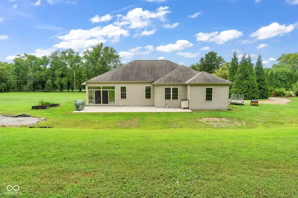 7099 S State Road 135, Columbus, IN 47201