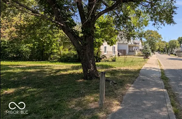 1124 E Perry ST, Indianapolis, IN 46227