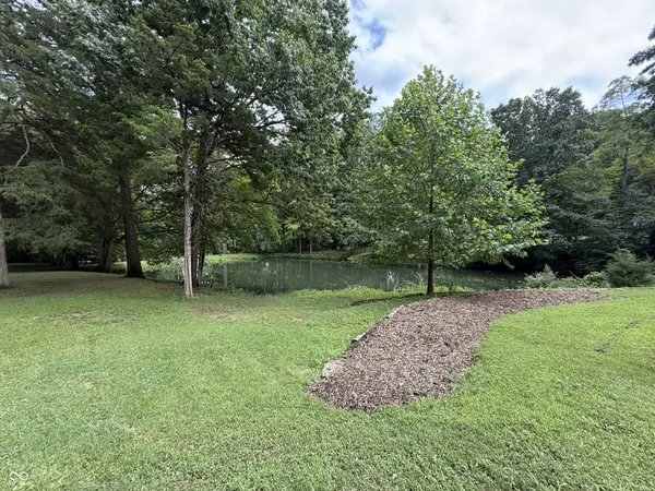 5684 Paradise, Martinsville, IN 46151