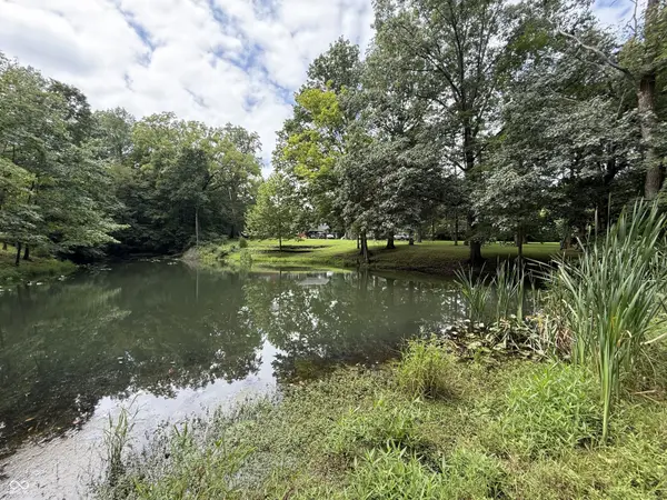5684 Paradise, Martinsville, IN 46151