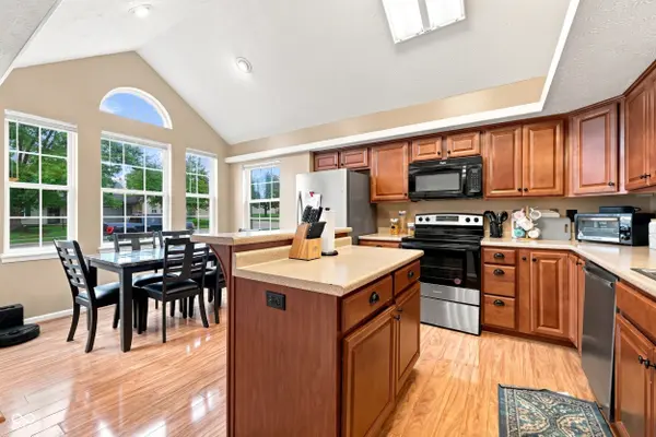 6525 El Paso DR, Indianapolis, IN 46214