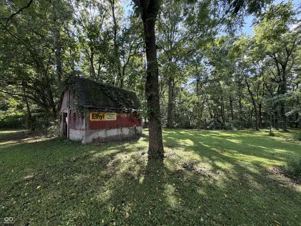5226 S Slaven RD, Montezuma, IN 47862