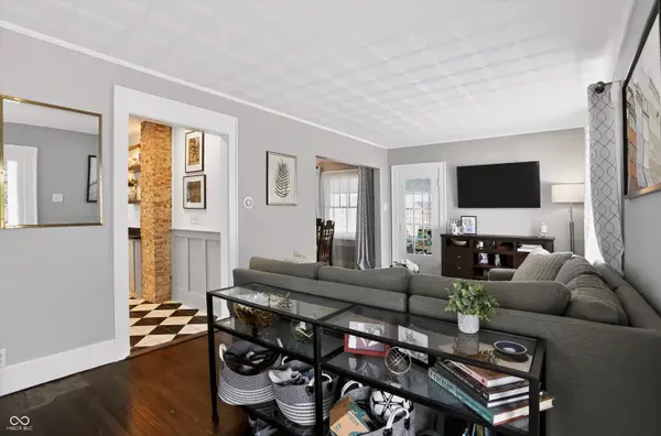 102 E Pleasant Run Parkway North DR, Indianapolis, IN 46225