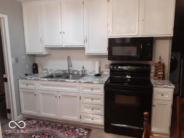 641 Sweetbriar DR, Whiteland, IN 46184