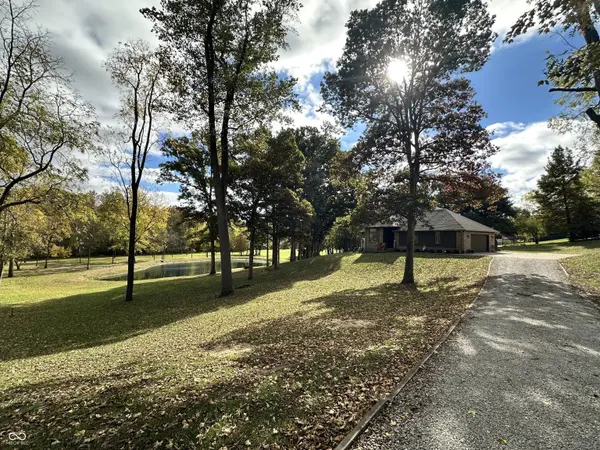 2975 Clear Creek BLVD, Martinsville, IN 46151