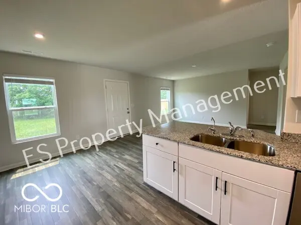 2913 W Kings Canyon DR, Muncie, IN 47303