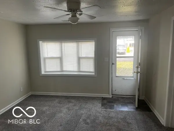 1041 W Hendricks AVE, Shelbyville, IN 46176