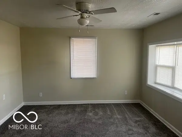 1041 W Hendricks AVE, Shelbyville, IN 46176