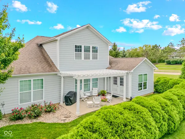 6103 Pelican LN, Columbus, IN 47201