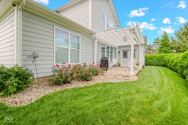 6103 Pelican LN, Columbus, IN 47201