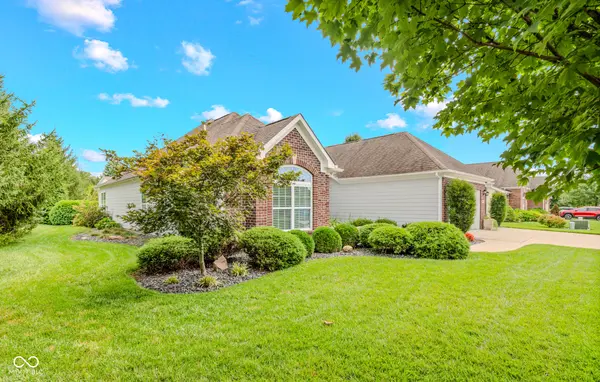 6103 Pelican LN, Columbus, IN 47201