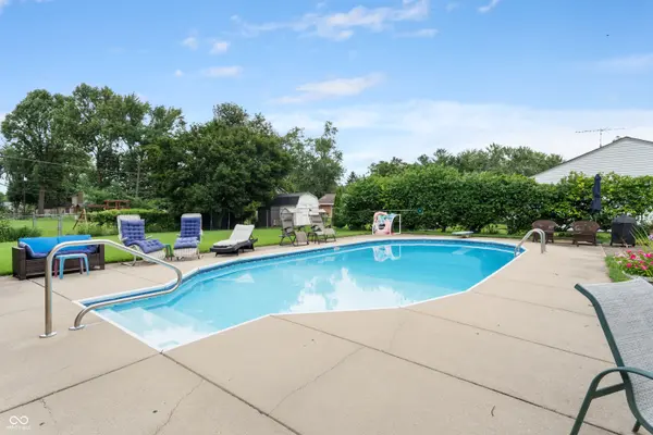 3520 Waycross DR, Columbus, IN 47203