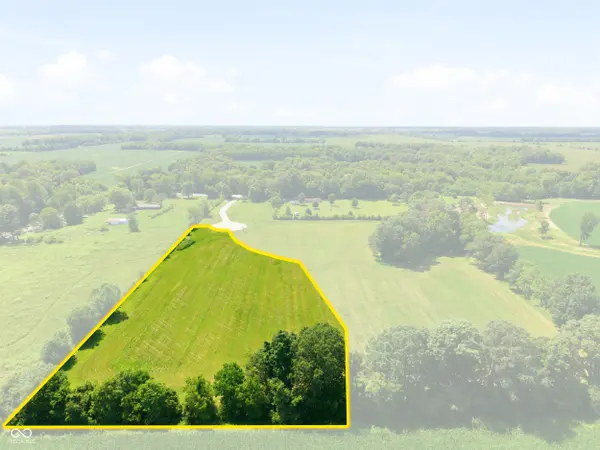 6889 Long Pond LN, North Salem, IN 46165
