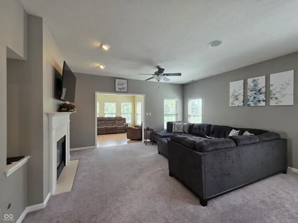 1149 Blue Bird DR, Indianapolis, IN 46231