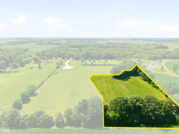 6896 Long Pond LN, North Salem, IN 46165