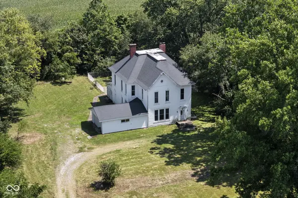 5893 S Robey RD, Colfax, IN 46035