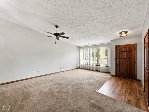 1358 Swan DR, Franklin, IN 46131