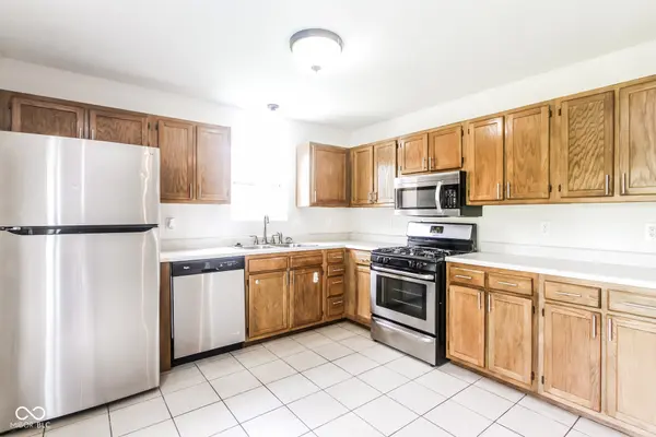84 Longfellow LN, Greenfield, IN 46140