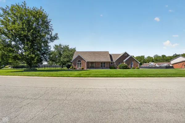 8576 Wickersham WAY, Seymour, IN 47274