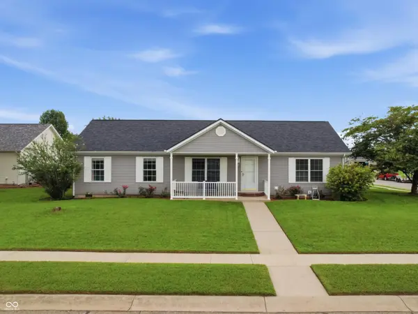 1675 Pinion CT, Columbus, IN 47201
