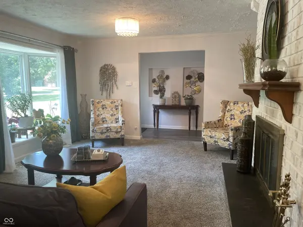8029 Vineyard DR, Indianapolis, IN 46260