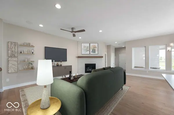 6047 Johnson RD, Zionsville, IN 46077